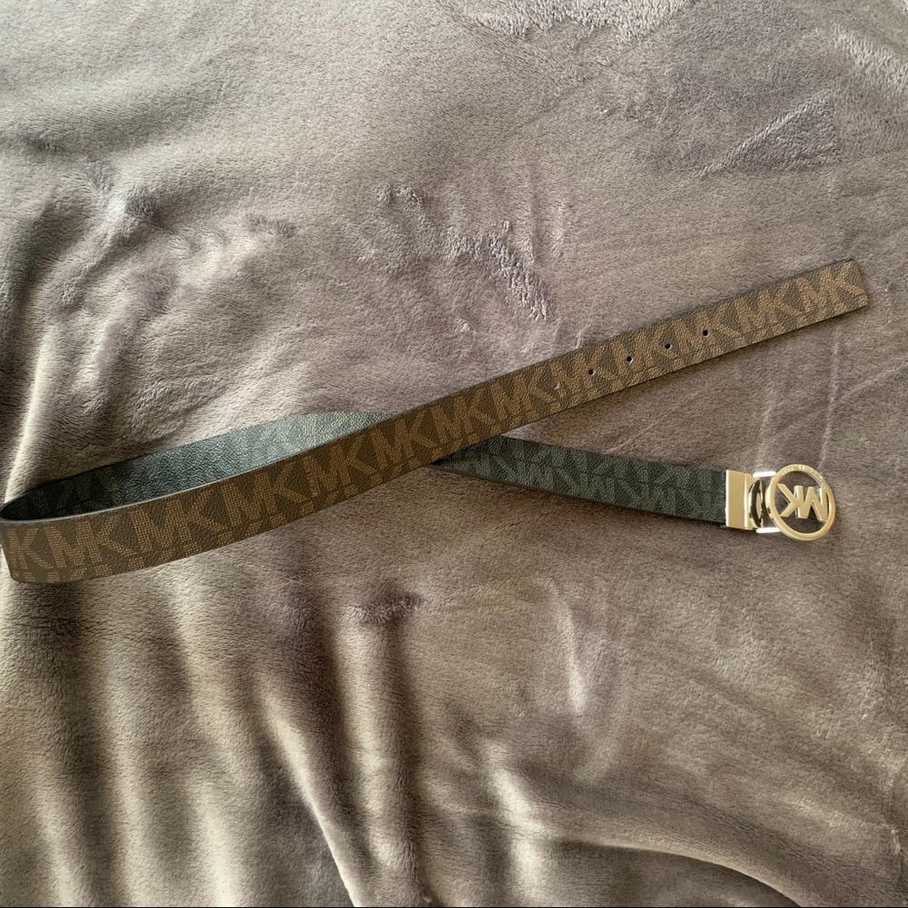 SOLD! Micheal Kors reversible leather belt